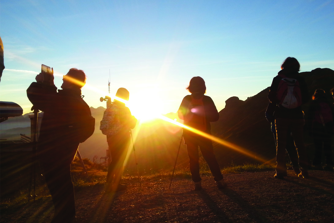 colazione all'alba sulle Dolomiti